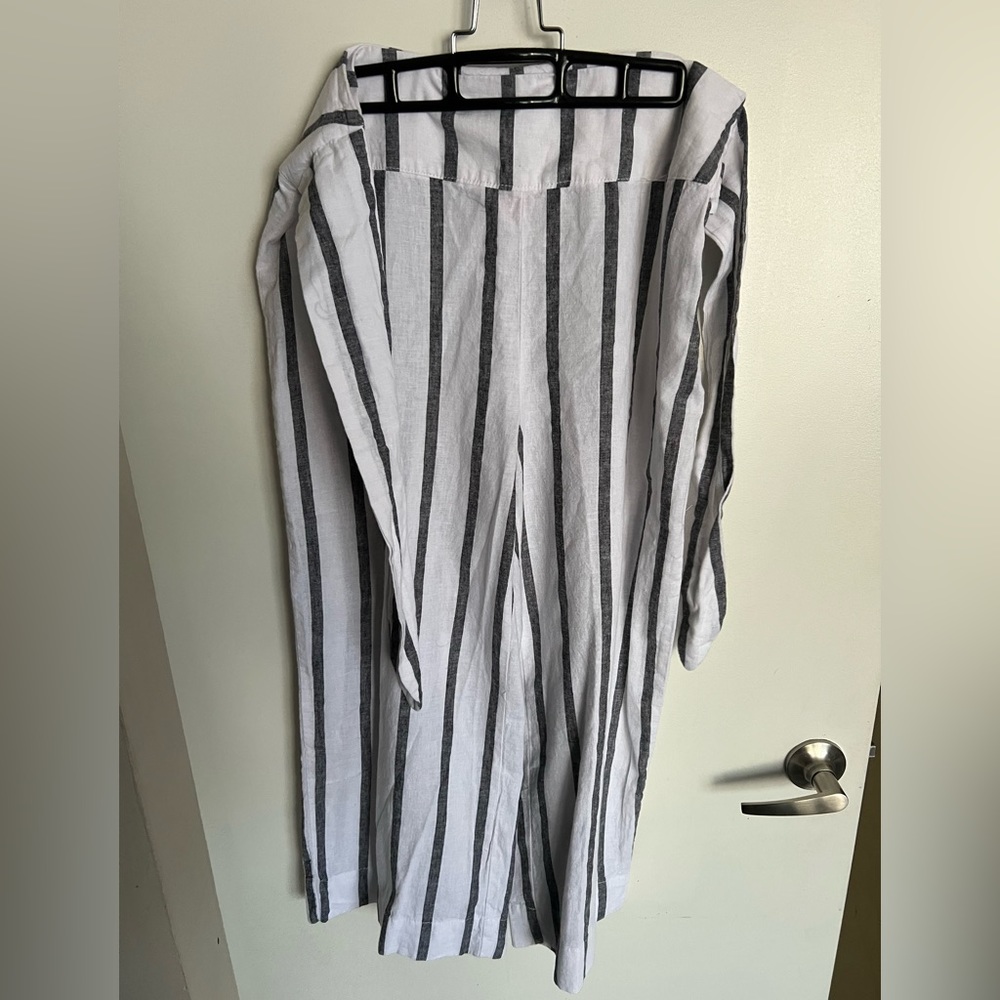 White and grey striped linen capris